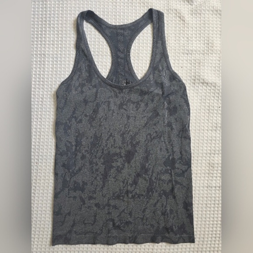 Zyia Active Gray Sleeveless Fitted Tank Top